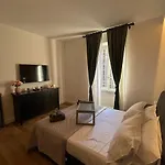 Rosy Luxury Apartment