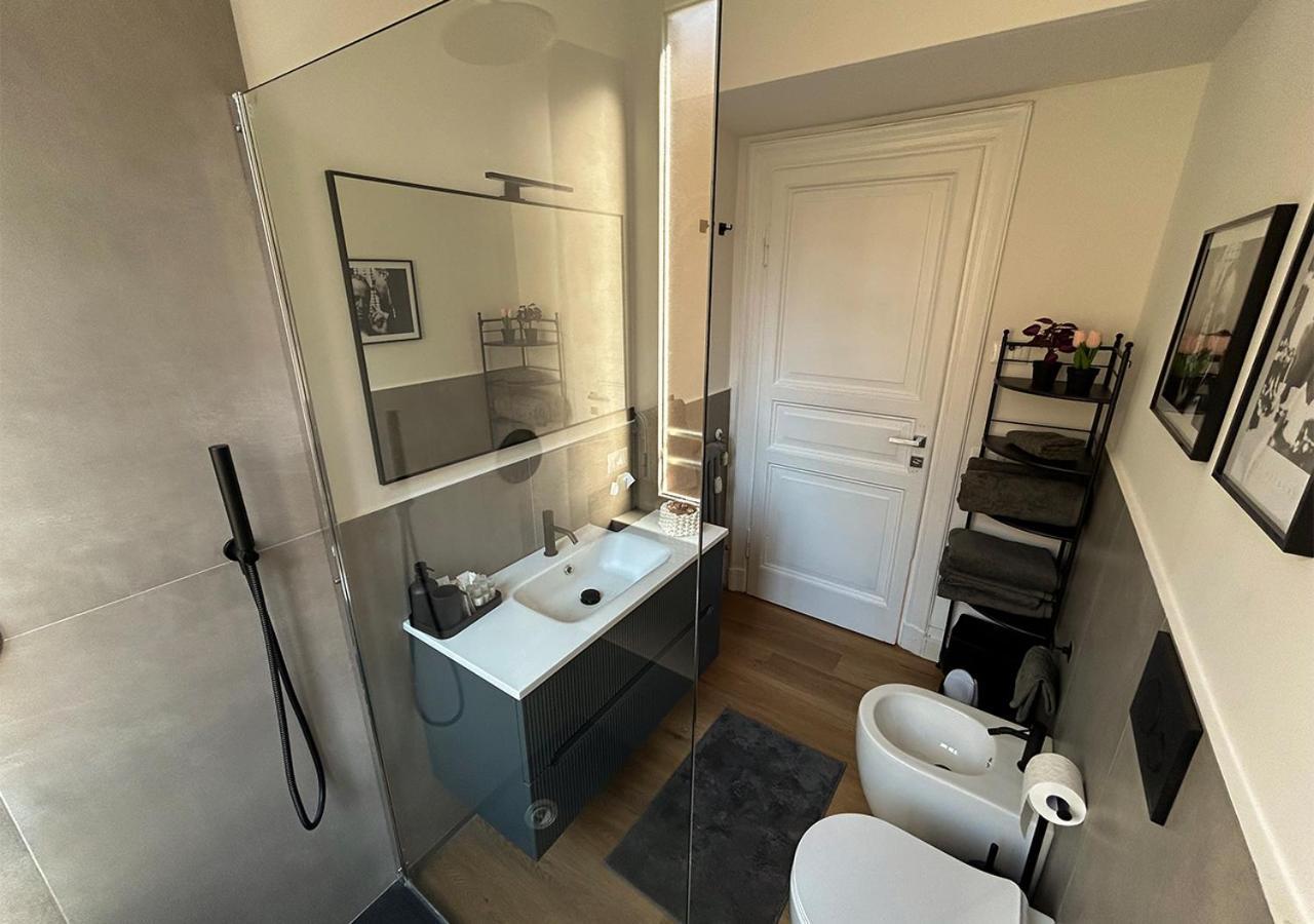 Rosy Luxury Apartment